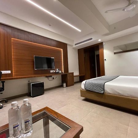 Jubilee Park Hotel Haiderabad Buitenkant foto