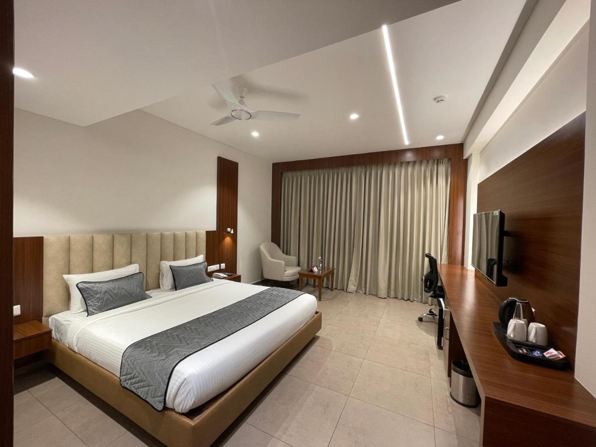 Jubilee Park Hotel Haiderabad Buitenkant foto