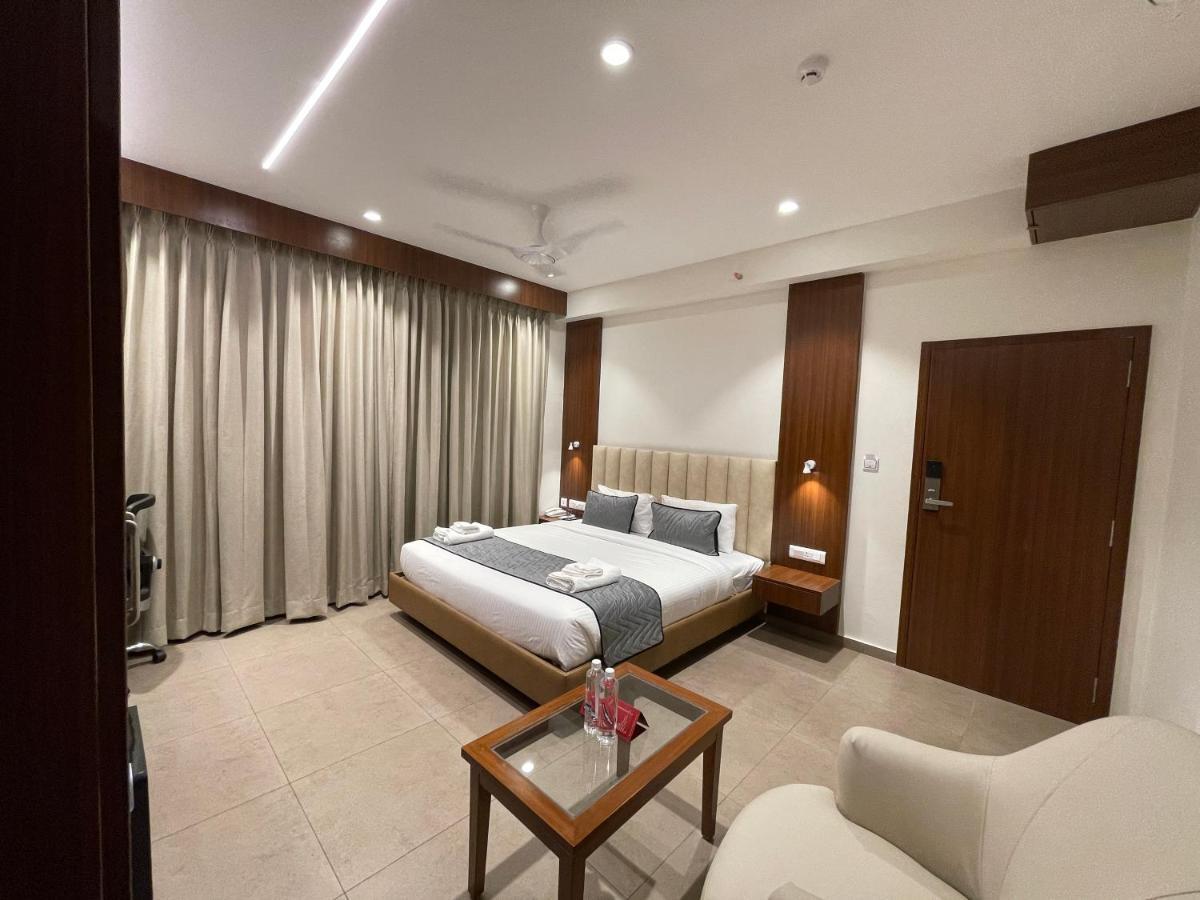 Jubilee Park Hotel Haiderabad Buitenkant foto